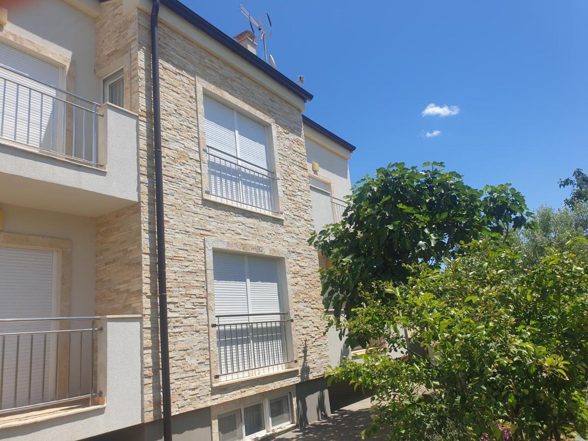 Apartmani Bepo Sveti Filip i Jakov Exterior photo
