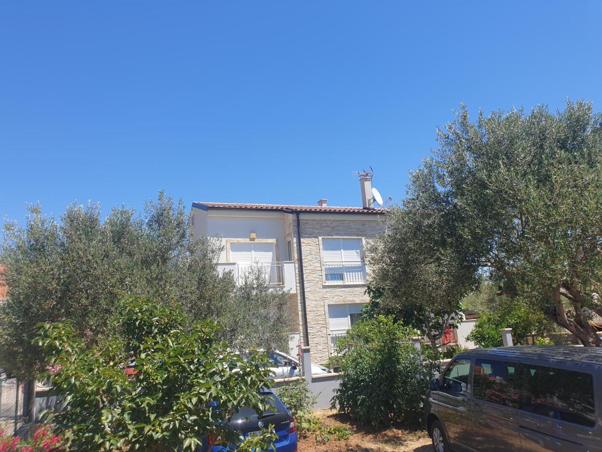 Apartmani Bepo Sveti Filip i Jakov Exterior photo